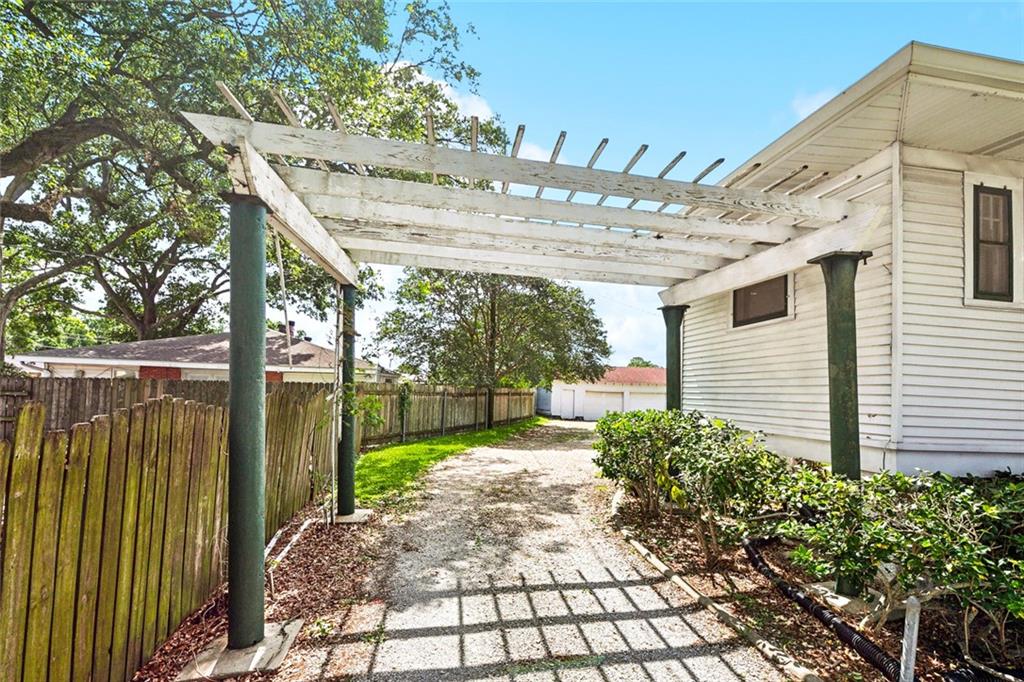 1308 BARATARIA Boulevard