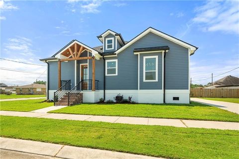 3016 PECAN Drive Chalmette LA 70043