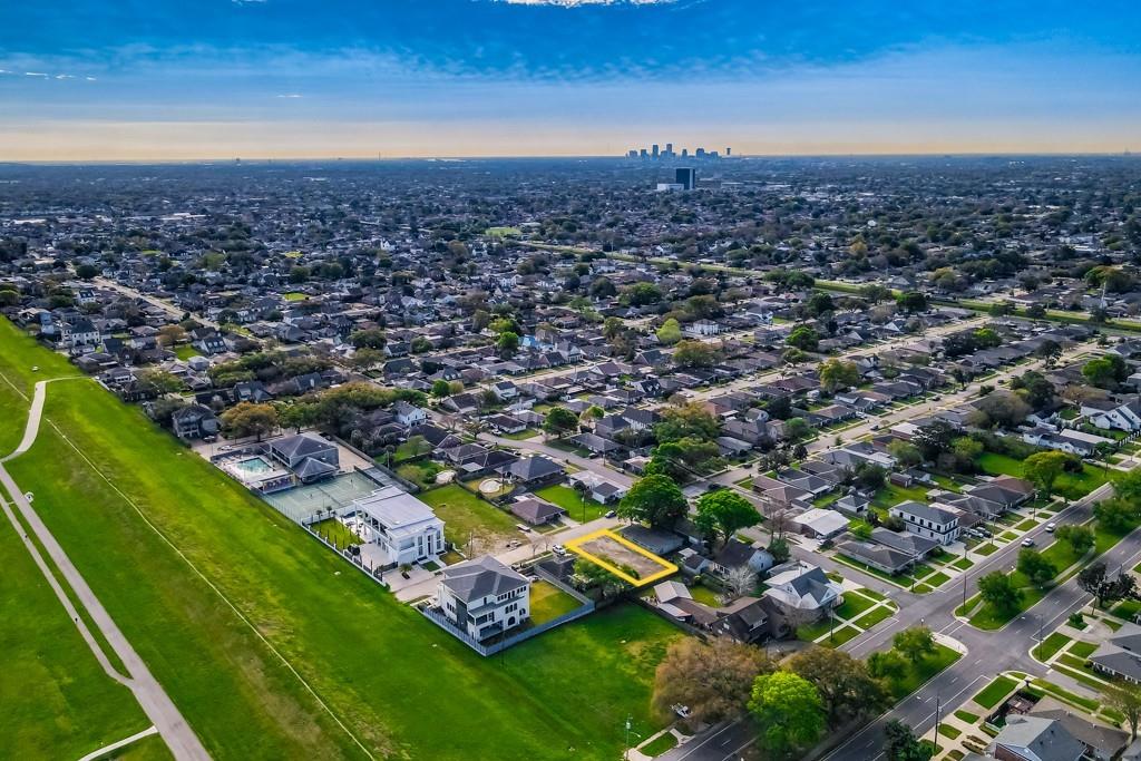 1508 POINSETTIA Drive