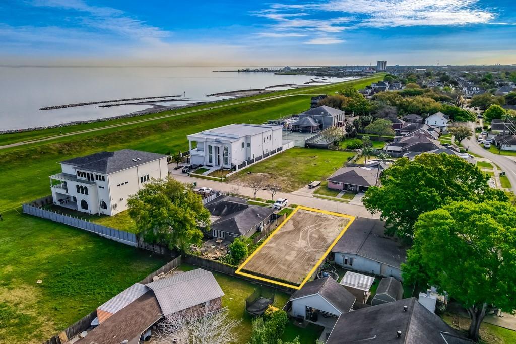 1508 POINSETTIA Drive