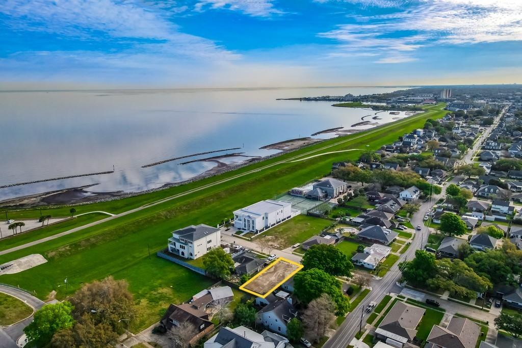 1508 POINSETTIA Drive