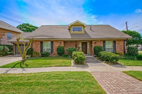 Photo of 3916 N WOODLAWN Avenue, Metairie, LA 70006 (MLS # 2553268)