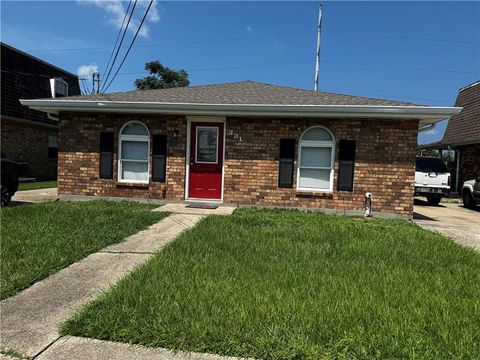 3312 PAKENHAM Drive Chalmette LA 70043