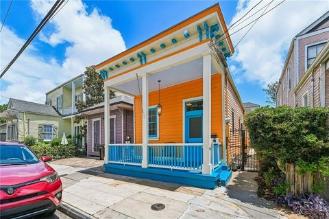 Photo of 3020 CONSTANCE Street, New Orleans, LA 70115 (MLS # 2558656)