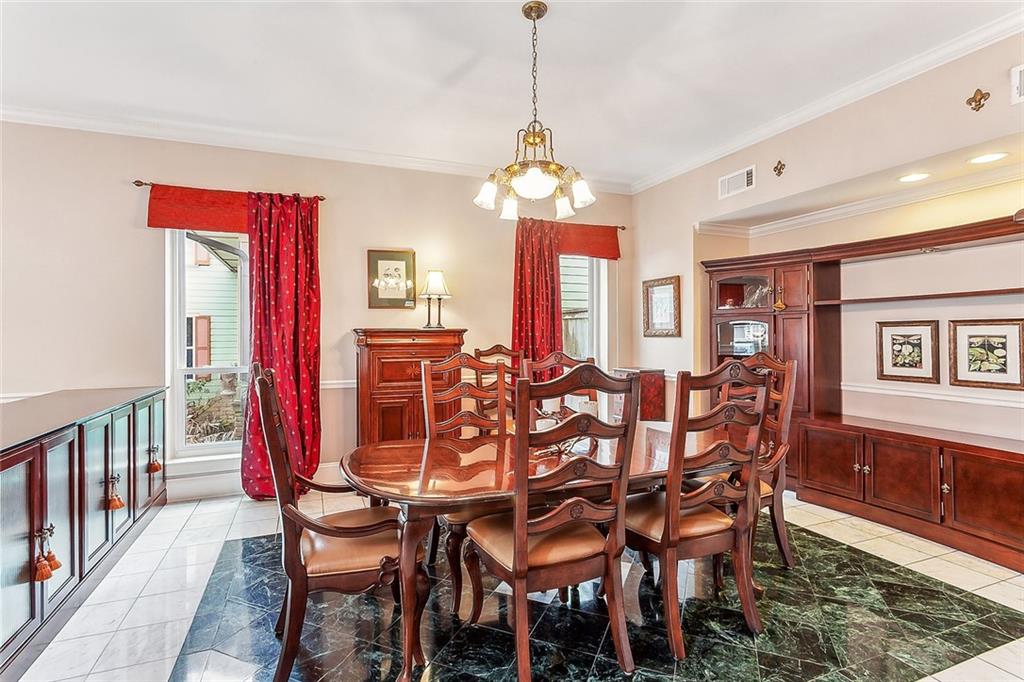 1612 OLEANDER Street