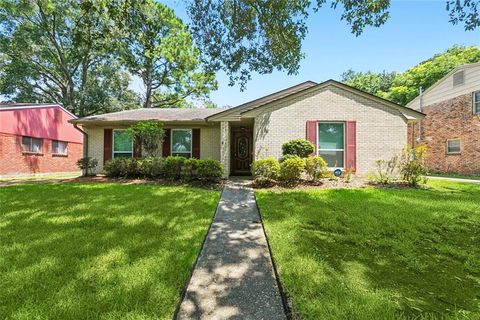 5858 RHODES Avenue New Orleans LA 70131