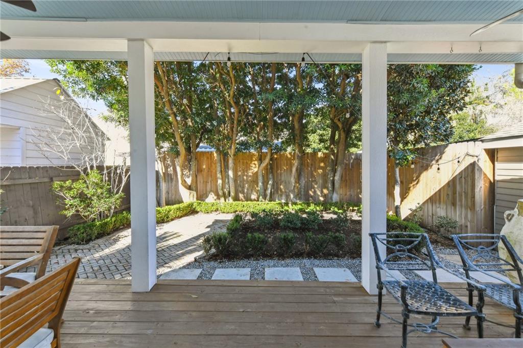 New Orleans, Louisiana 70115, United States, 3 Bedrooms Bedrooms, ,3 BathroomsBathrooms,Residential,Pending,14356