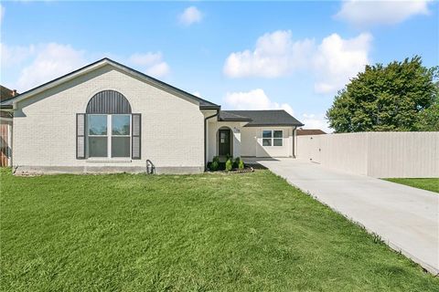 428 BANNERWOOD Drive Gretna LA 70056