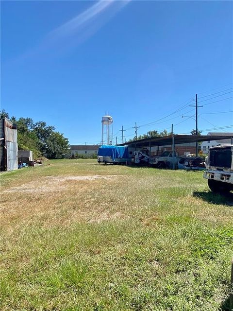 201 RICHARD Street Gretna LA 70053