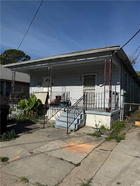 1726-28 LESSEPS Street New Orleans LA 70117