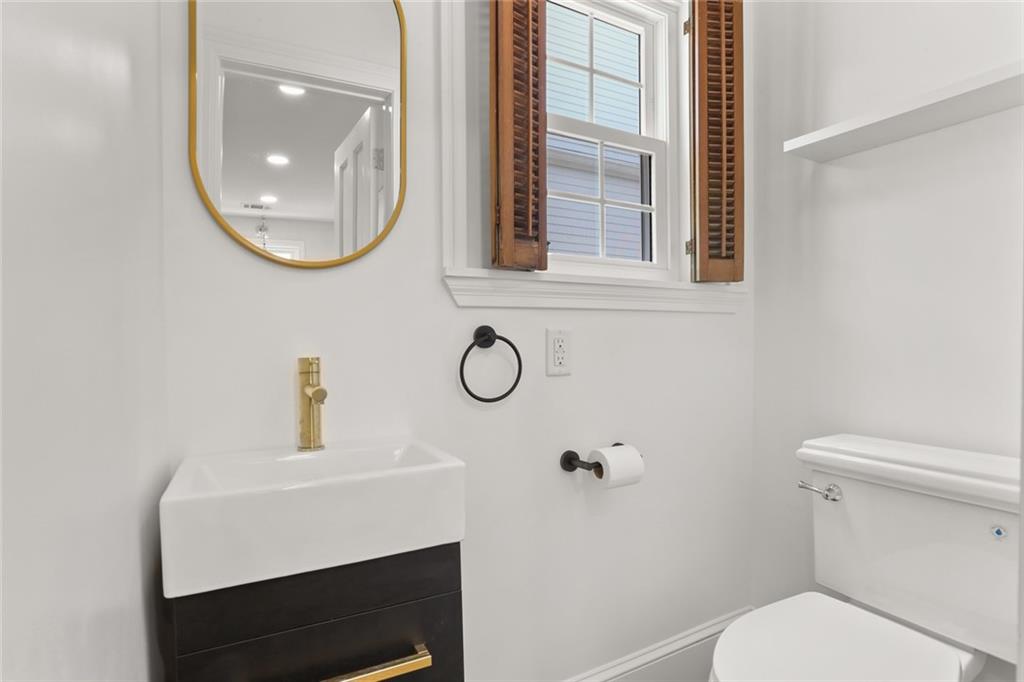 New Orleans, Louisiana 70115, United States, 2 Bedrooms Bedrooms, ,2 BathroomsBathrooms,Residential,Active,52604