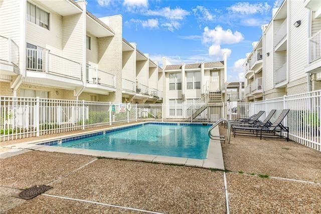 Metairie, Louisiana 70006, United States, 3 Bedrooms Bedrooms, ,2 BathroomsBathrooms,Residential,Active,42997