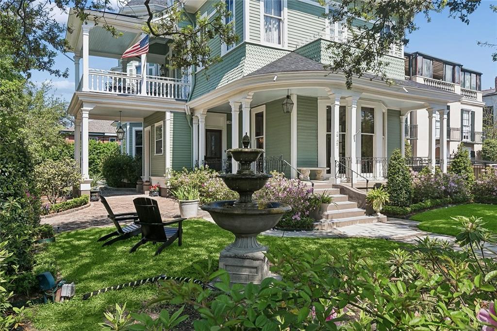 2727 SAINT CHARLES Street