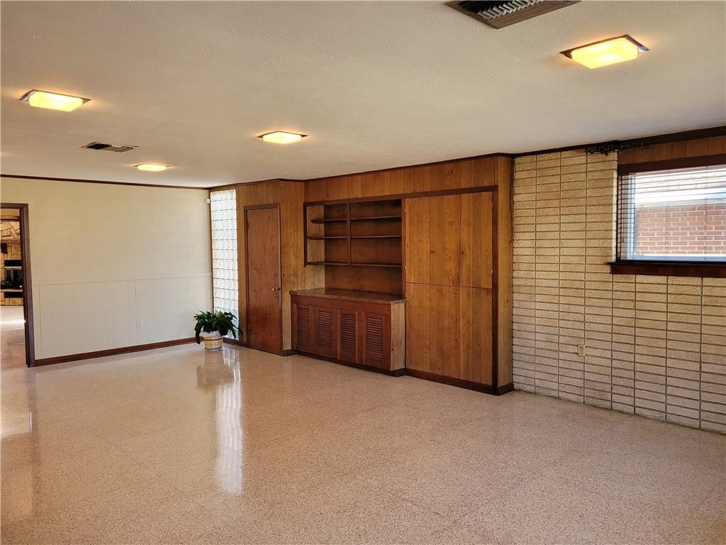1010 VIRGIL Street