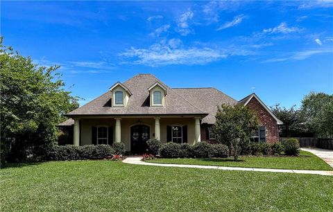 205 CHATEAU DE BRIE Mandeville LA 70471