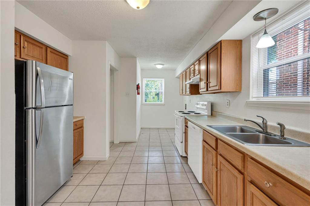 3720-22 CANTERBURY Lane