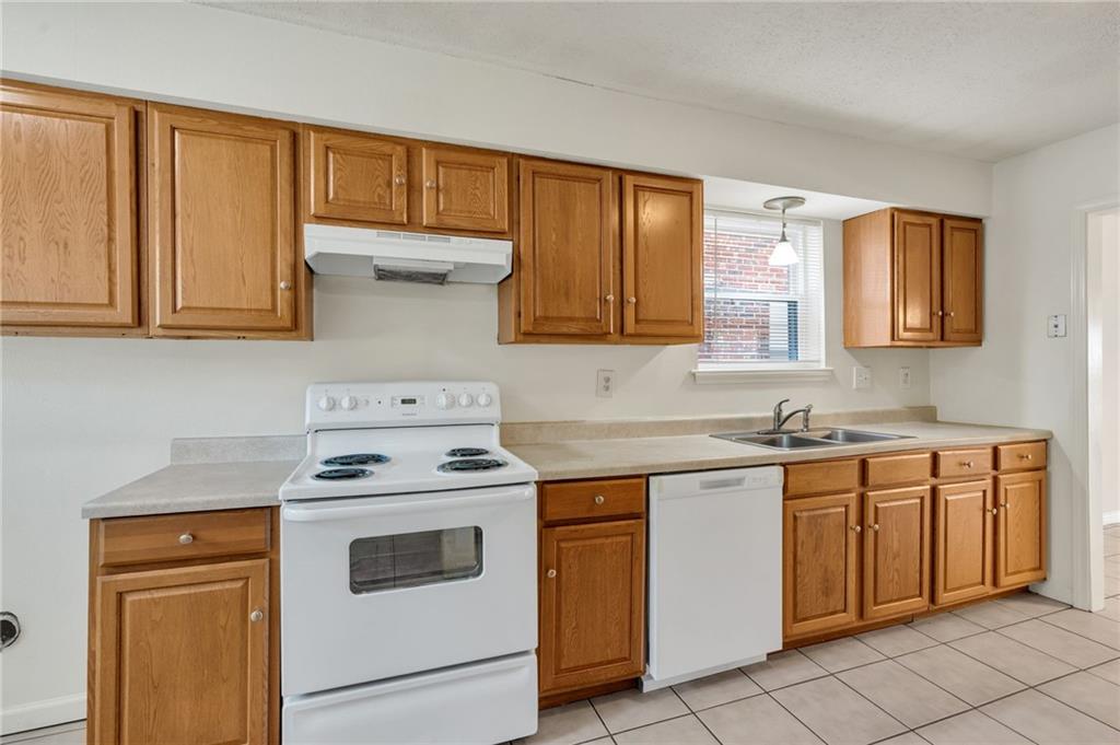 3720-22 CANTERBURY Lane