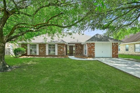 Photo of 202 YVONNE Avenue, Abita Springs, LA 70420 (MLS # 2566131)