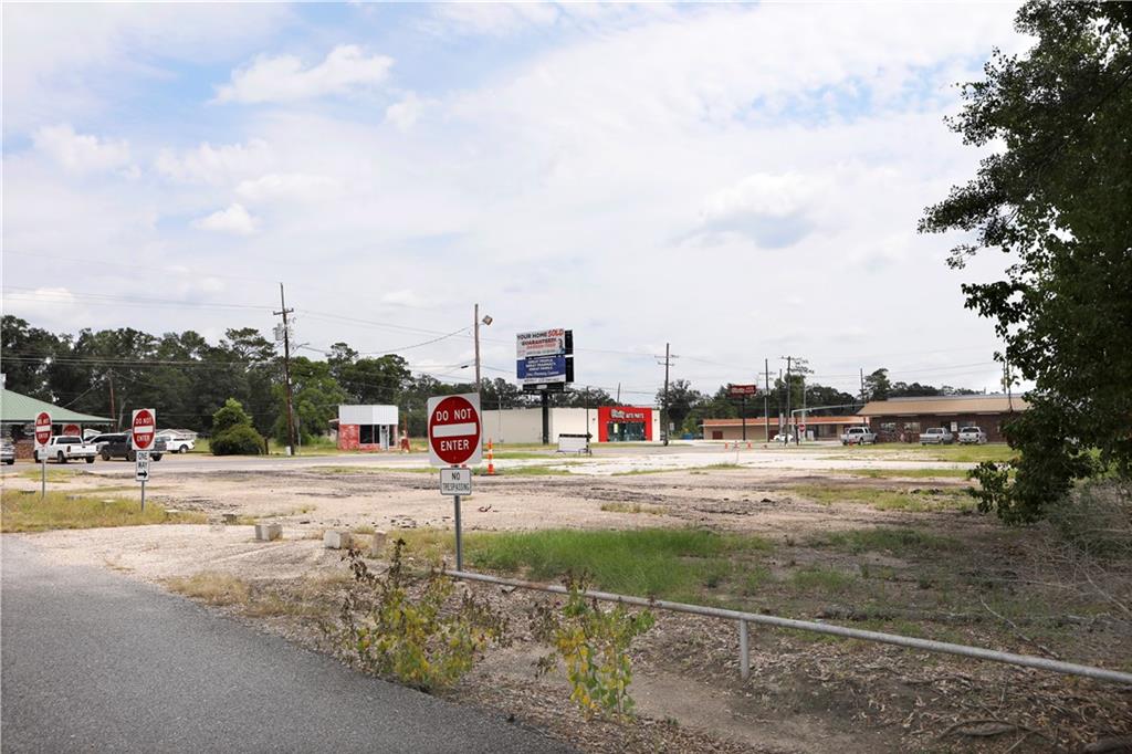 19012 FLORIDA Boulevard