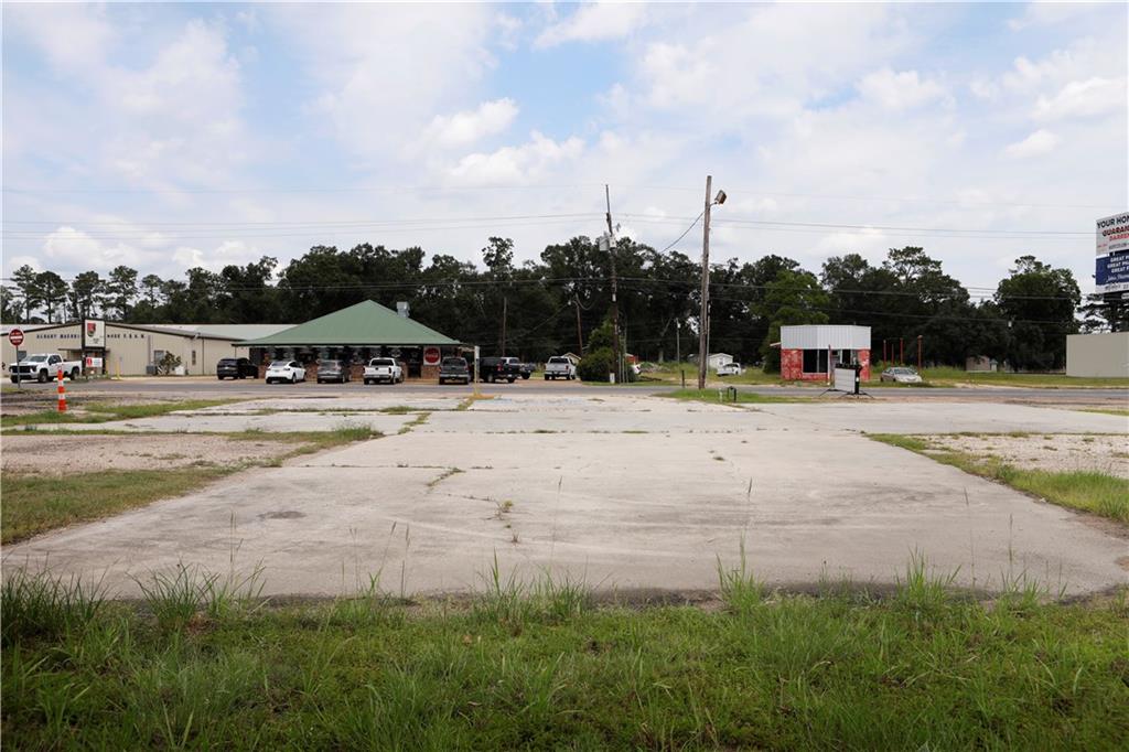 19012 FLORIDA Boulevard