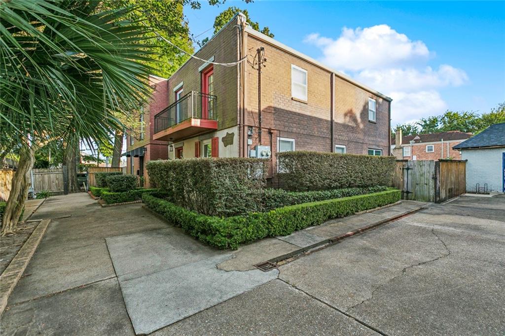 6012 BELLAIRE Drive 6012
