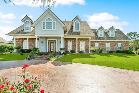 3633 LAKE MICHEL Court Gretna LA 70056