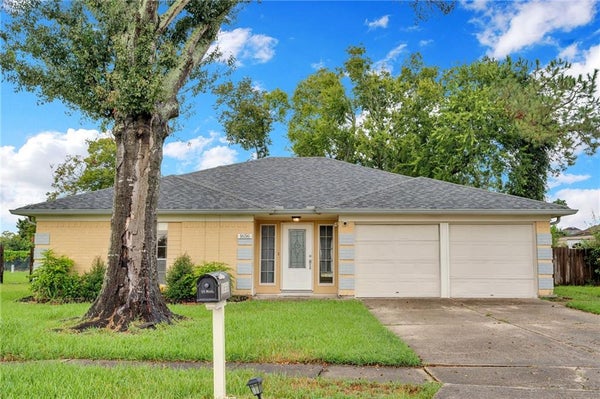 1656 HAMPTON DR, HARVEY, LA 70058 - Image c2d74804b71a104fdd97ddfdfb0faf86/1463632483