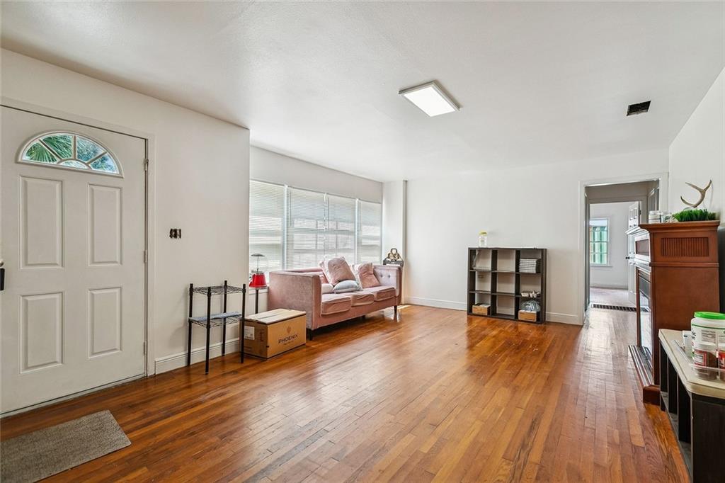 121 N POLK ST Street