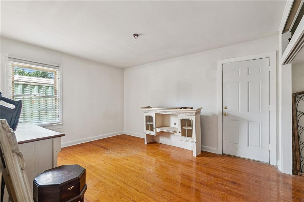 121 N POLK ST Street