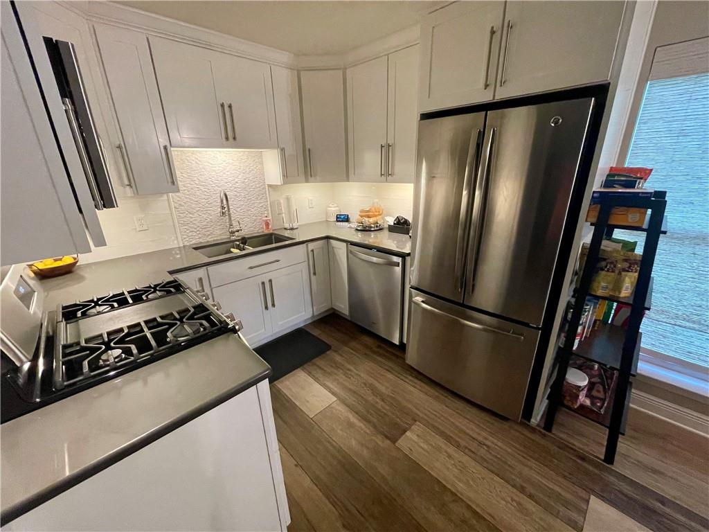 215 PINERIDGE Court .