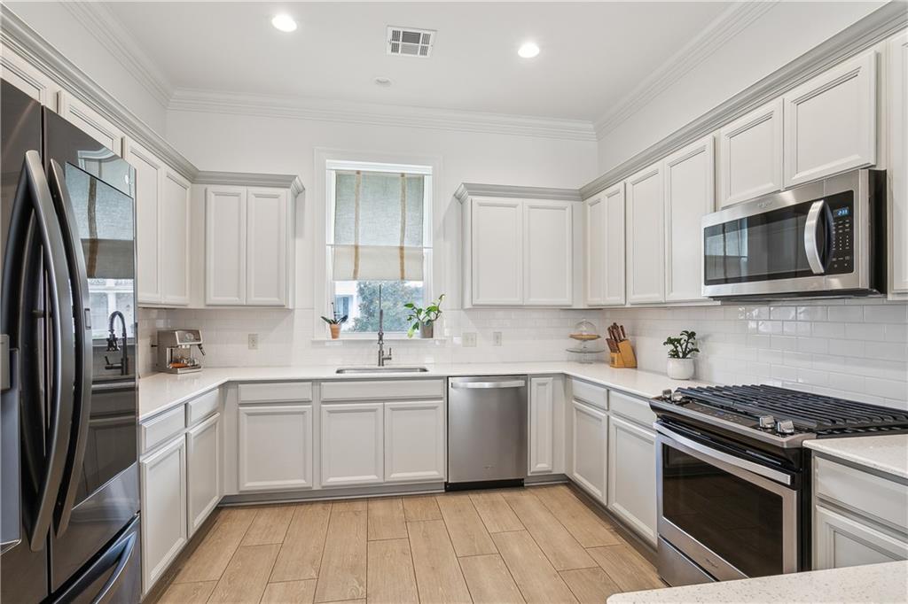 New Orleans, Louisiana 70131, United States, 4 Bedrooms Bedrooms, ,3 BathroomsBathrooms,Residential,Pending,54367