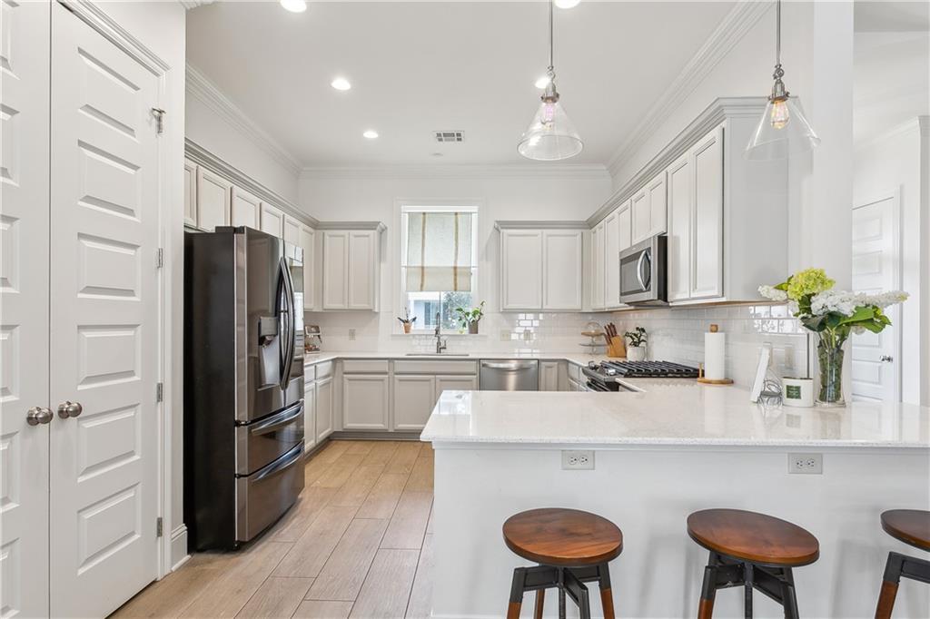 New Orleans, Louisiana 70131, United States, 4 Bedrooms Bedrooms, ,3 BathroomsBathrooms,Residential,Pending,54367