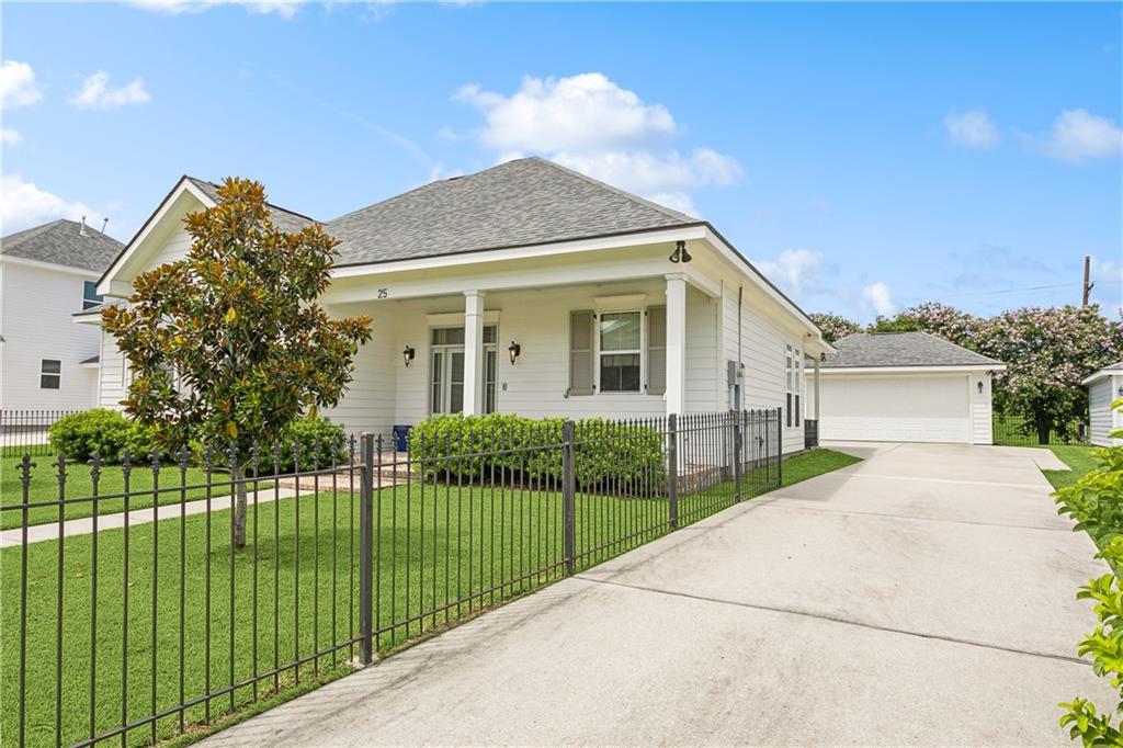 New Orleans, Louisiana 70131, United States, 4 Bedrooms Bedrooms, ,3 BathroomsBathrooms,Residential,Pending,54367