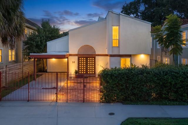 34 FONTAINEBLEAU Drive