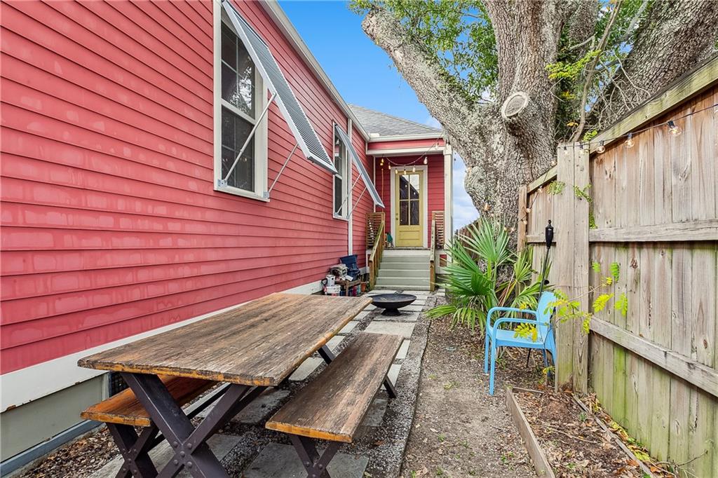 New Orleans, Louisiana 70117, United States, 3 Bedrooms Bedrooms, ,2 BathroomsBathrooms,Residential,Pending,45538