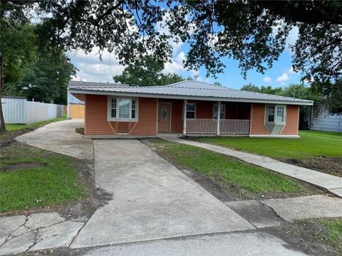 204 MARMANDIE Avenue River Ridge LA 70123
