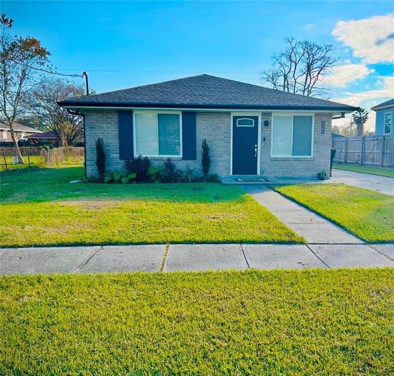 2221 RIVERBEND Drive
