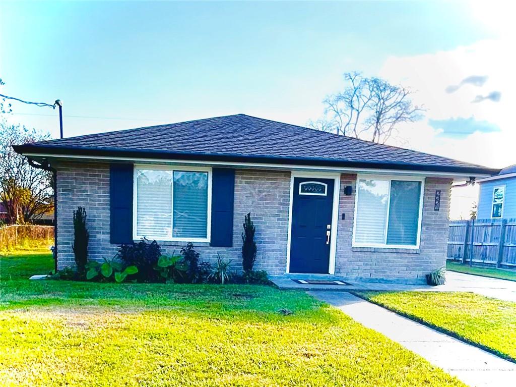 2221 RIVERBEND Drive
