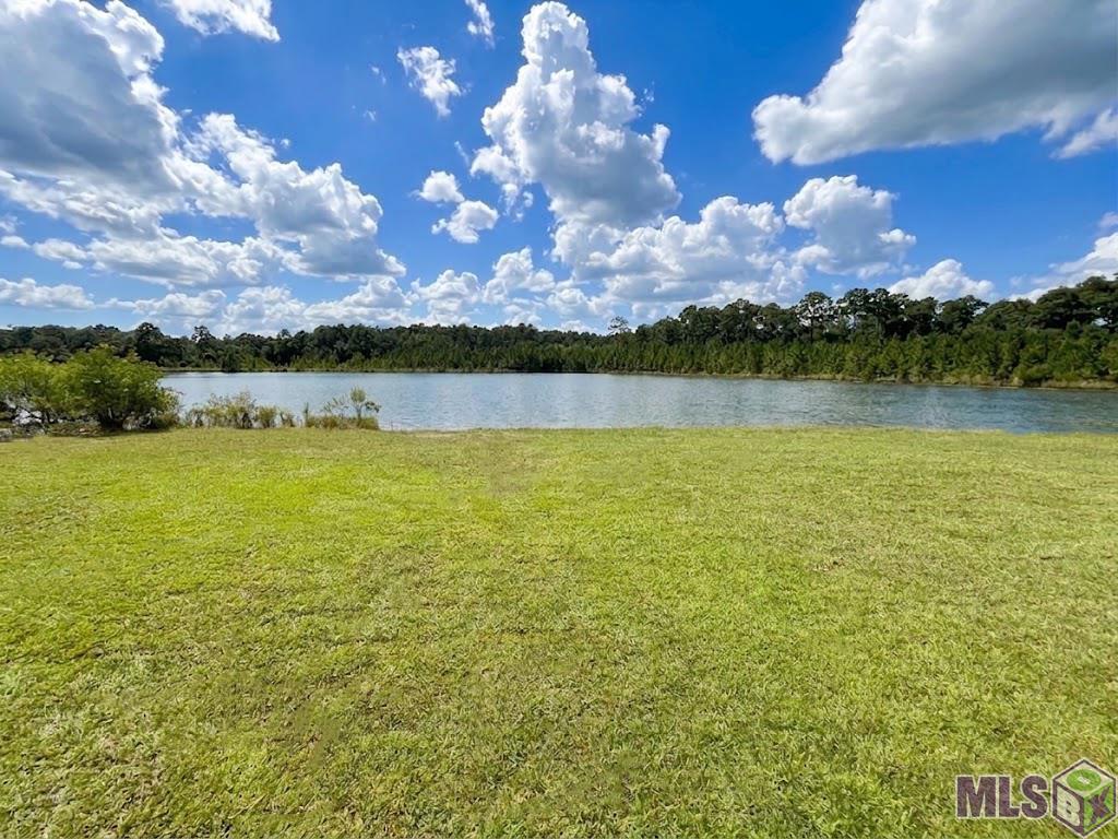 737 Northlake Drive