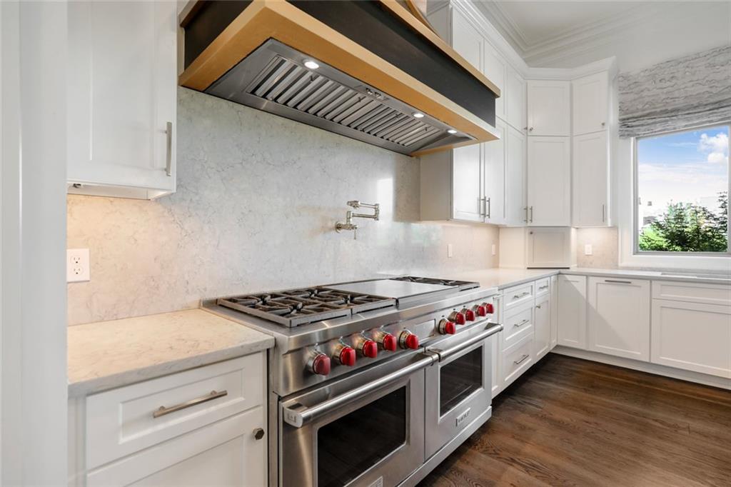 Mandeville, Louisiana 70471, United States, 5 Bedrooms Bedrooms, ,7 BathroomsBathrooms,Residential,Active,128272