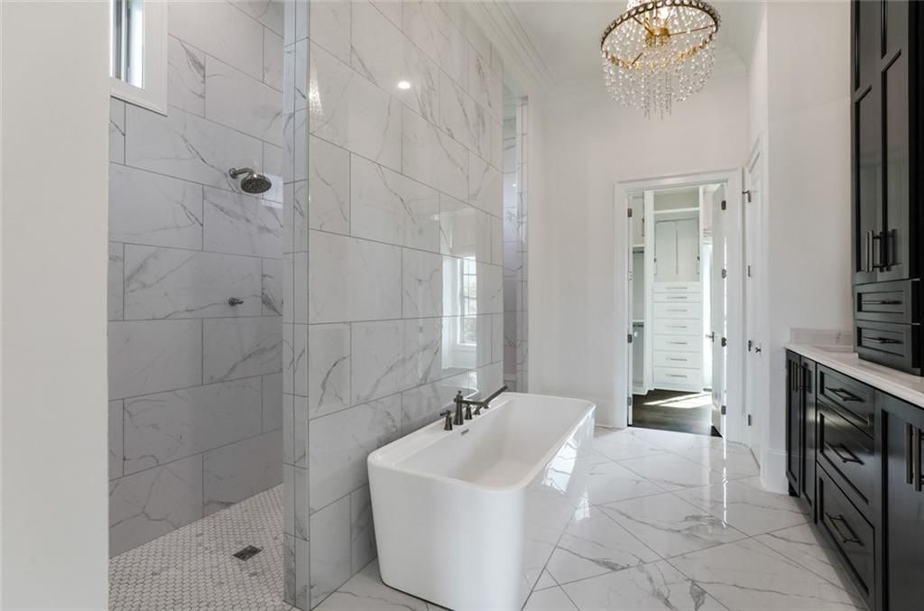 Mandeville, Louisiana 70471, United States, 5 Bedrooms Bedrooms, ,7 BathroomsBathrooms,Residential,Active,128272