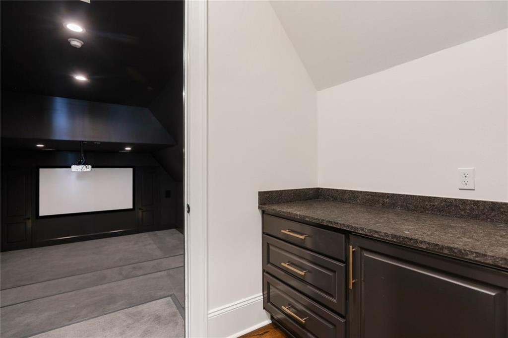 Mandeville, Louisiana 70471, United States, 5 Bedrooms Bedrooms, ,7 BathroomsBathrooms,Residential,Active,128272