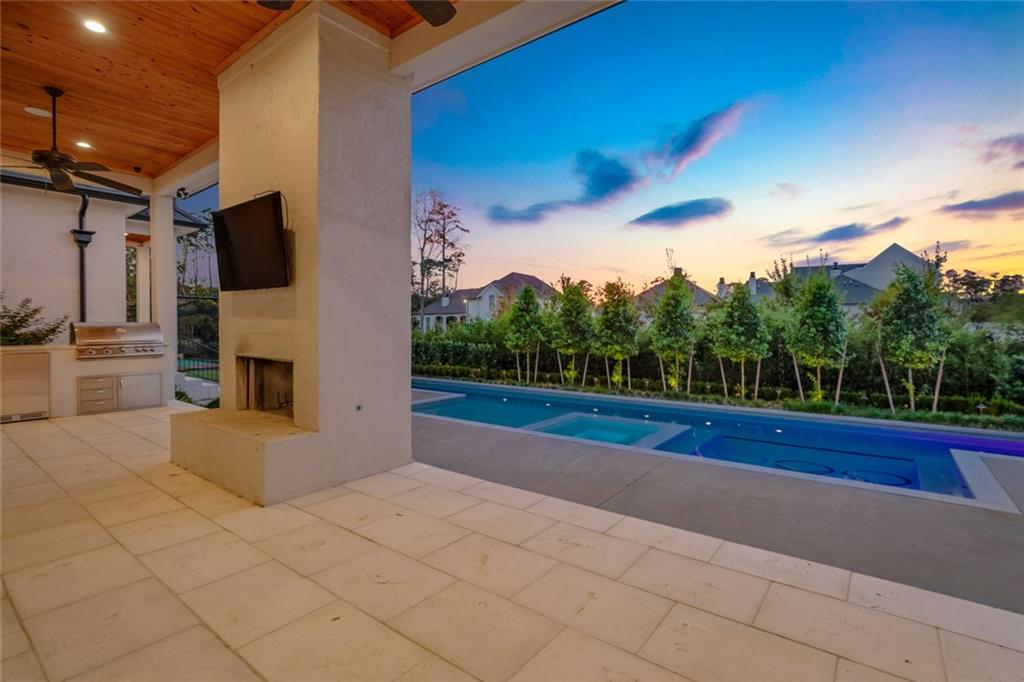 Mandeville, Louisiana 70471, United States, 5 Bedrooms Bedrooms, ,7 BathroomsBathrooms,Residential,Active,128272