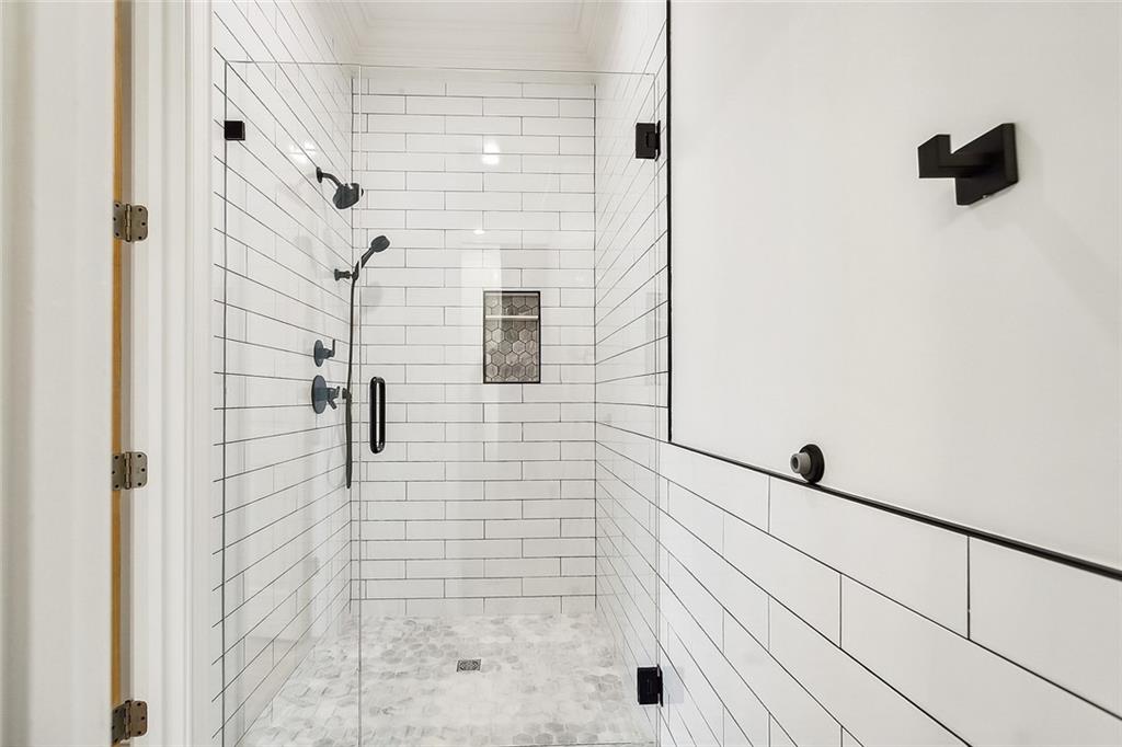 Mandeville, Louisiana 70471, United States, 5 Bedrooms Bedrooms, ,7 BathroomsBathrooms,Residential,Active,128272