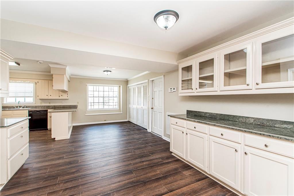 Hammond, Louisiana 70401, United States, 5 Bedrooms Bedrooms, ,4 BathroomsBathrooms,Residential,Pending,9957