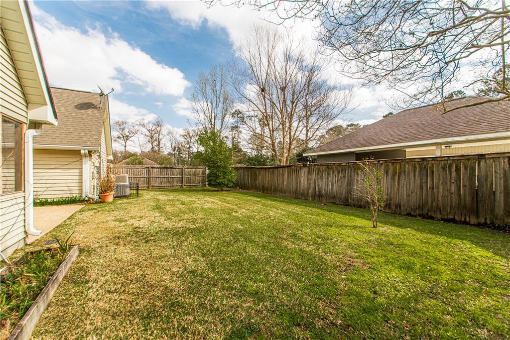 Hammond, Louisiana 70401, United States, 5 Bedrooms Bedrooms, ,4 BathroomsBathrooms,Residential,Pending,9957