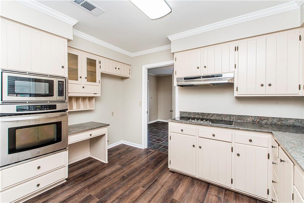 Hammond, Louisiana 70401, United States, 5 Bedrooms Bedrooms, ,4 BathroomsBathrooms,Residential,Pending,9957