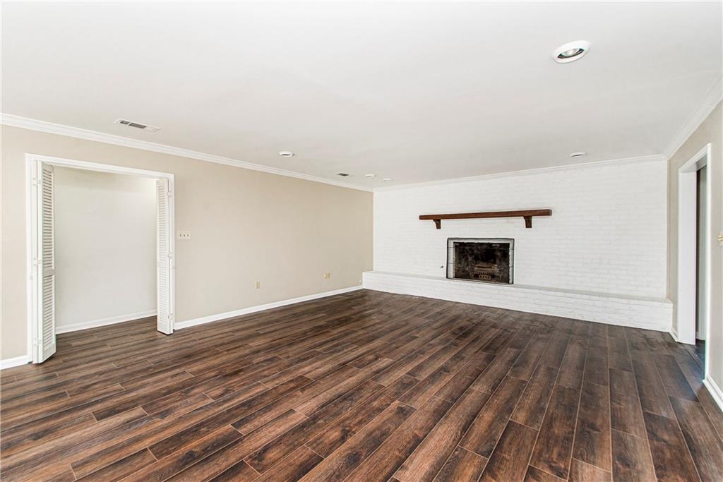 Hammond, Louisiana 70401, United States, 5 Bedrooms Bedrooms, ,4 BathroomsBathrooms,Residential,Pending,9957