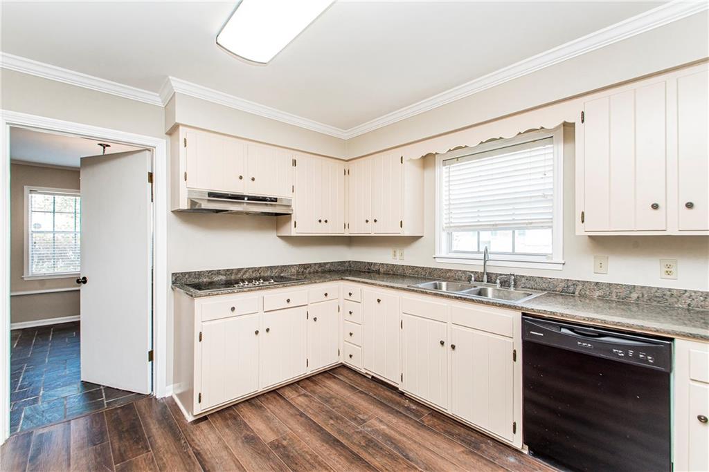 Hammond, Louisiana 70401, United States, 5 Bedrooms Bedrooms, ,4 BathroomsBathrooms,Residential,Pending,9957