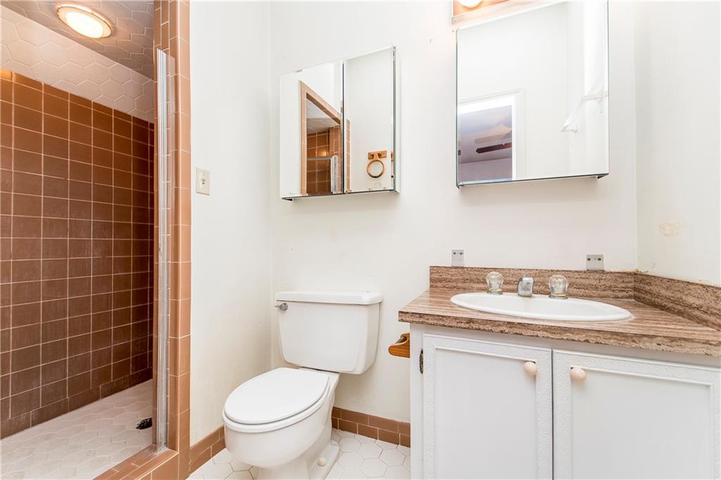 Hammond, Louisiana 70401, United States, 5 Bedrooms Bedrooms, ,4 BathroomsBathrooms,Residential,Pending,9957